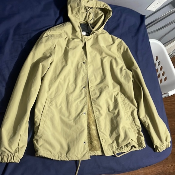 Light weight jacket - Picture 2 of 3